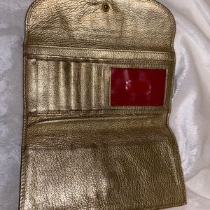 Dooney & Bourke Bags - Dooney & Burke wallet Dooney & Bourke Bags - Dooney & Burke wallet